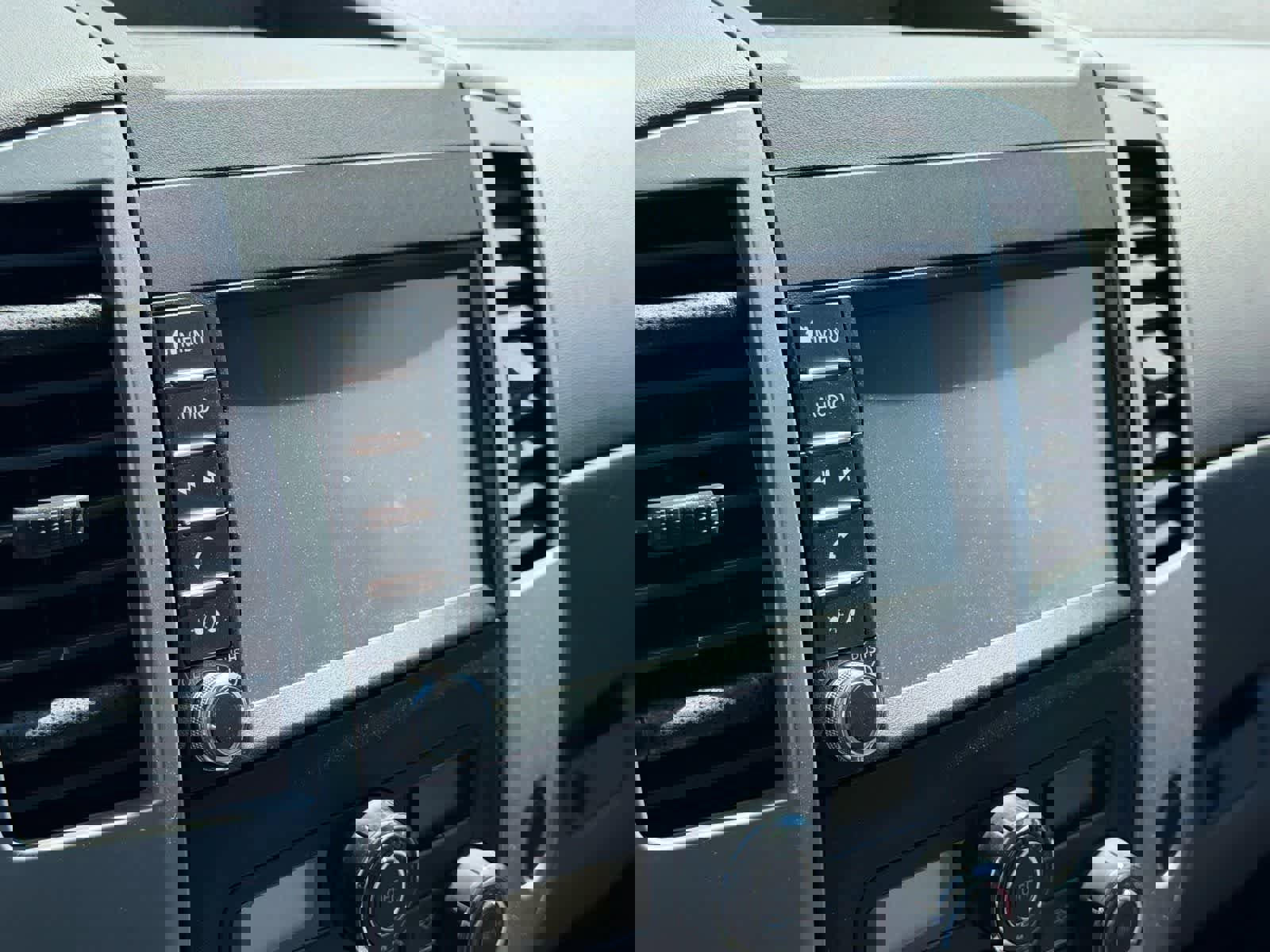 Certified 2020 Nissan Frontier SV image 15