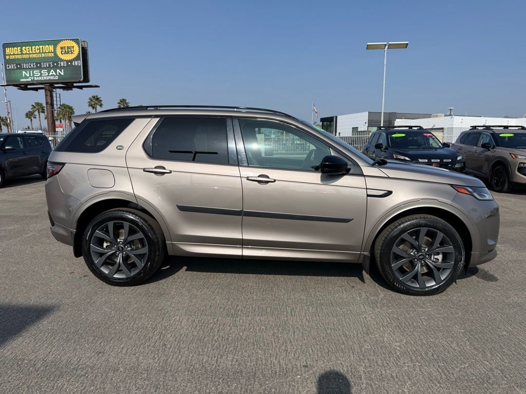 Used 2022 Land Rover Discovery Sport SE R-Dynamic image 7