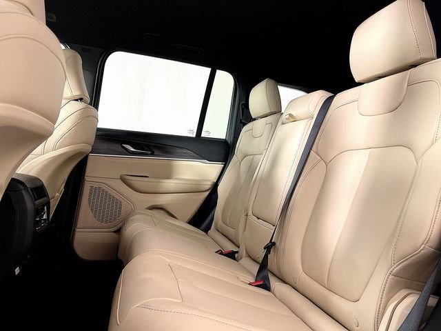 New 2025 Jeep Grand Cherokee Limited image 24