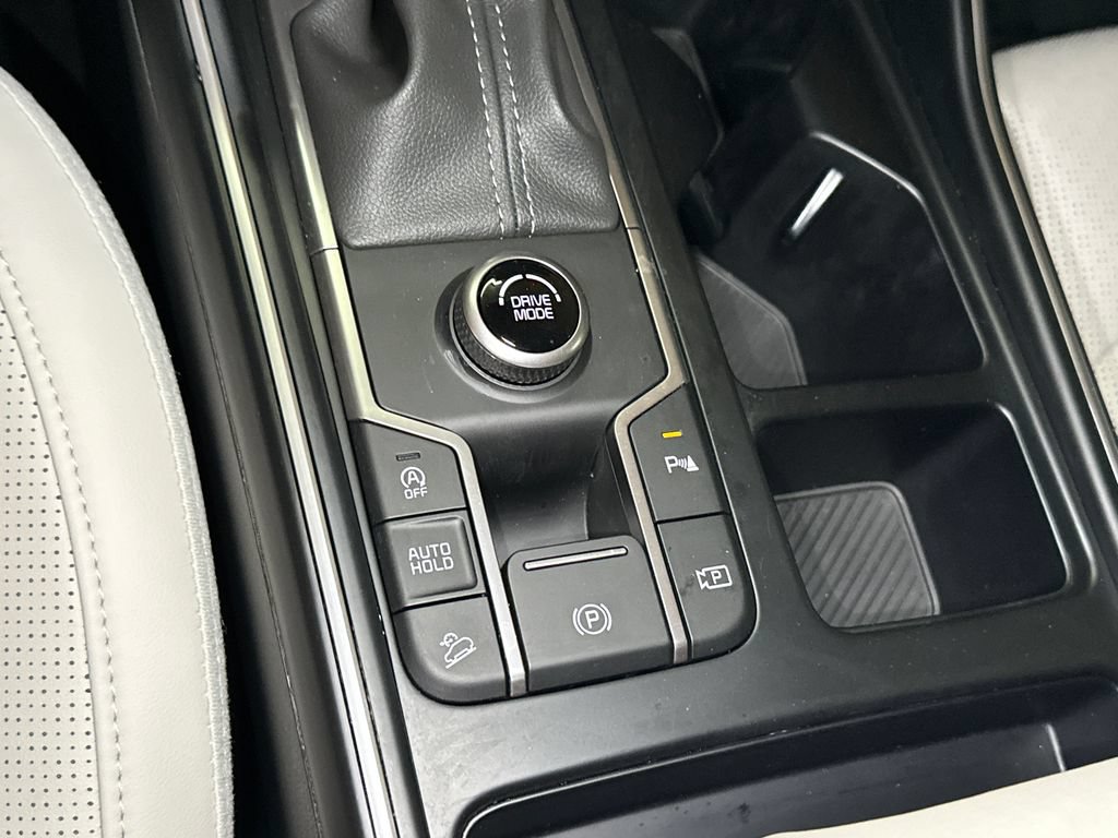 Used 2025 Kia Sorento S w/ Panoramic Sunroof Package FWD image 35
