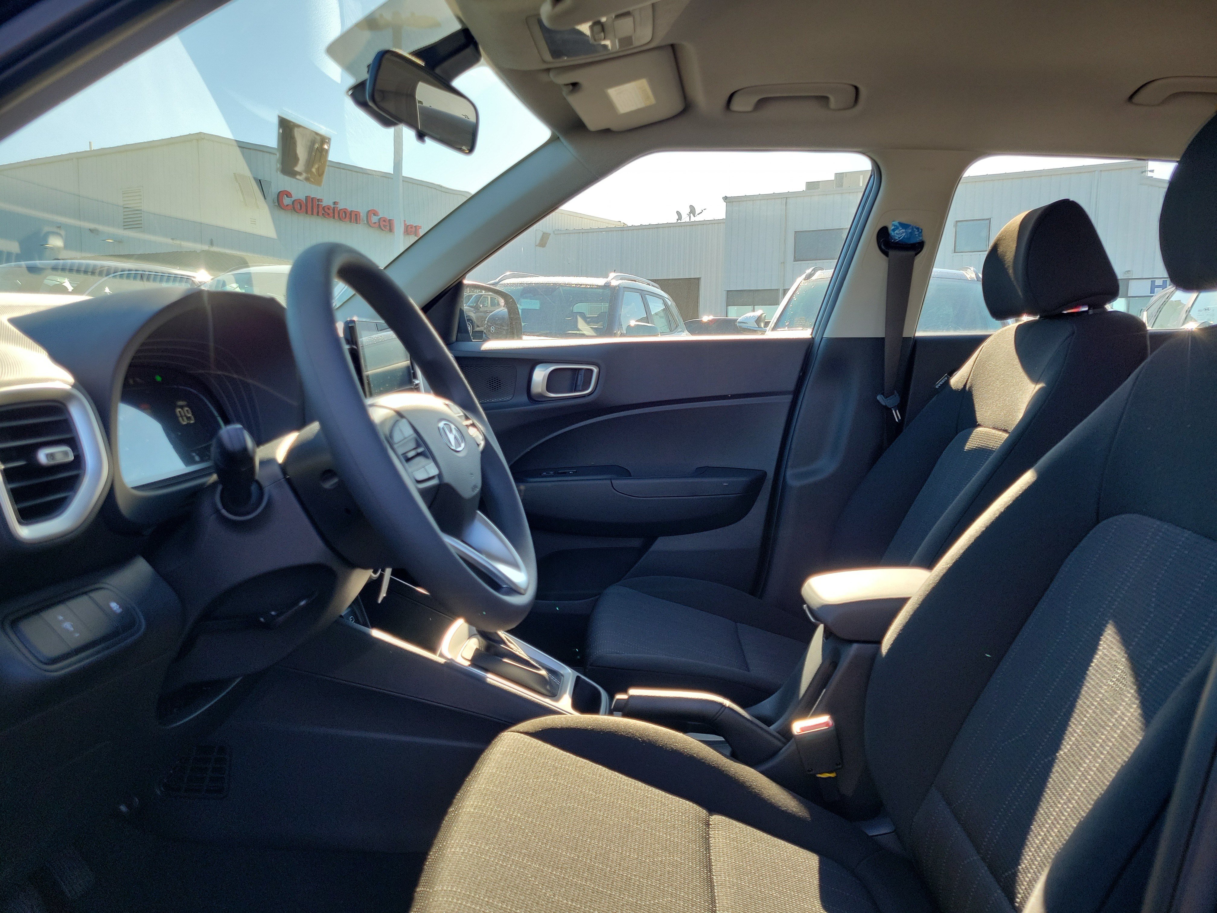 New 2026 Hyundai Venue SE FWD image 14
