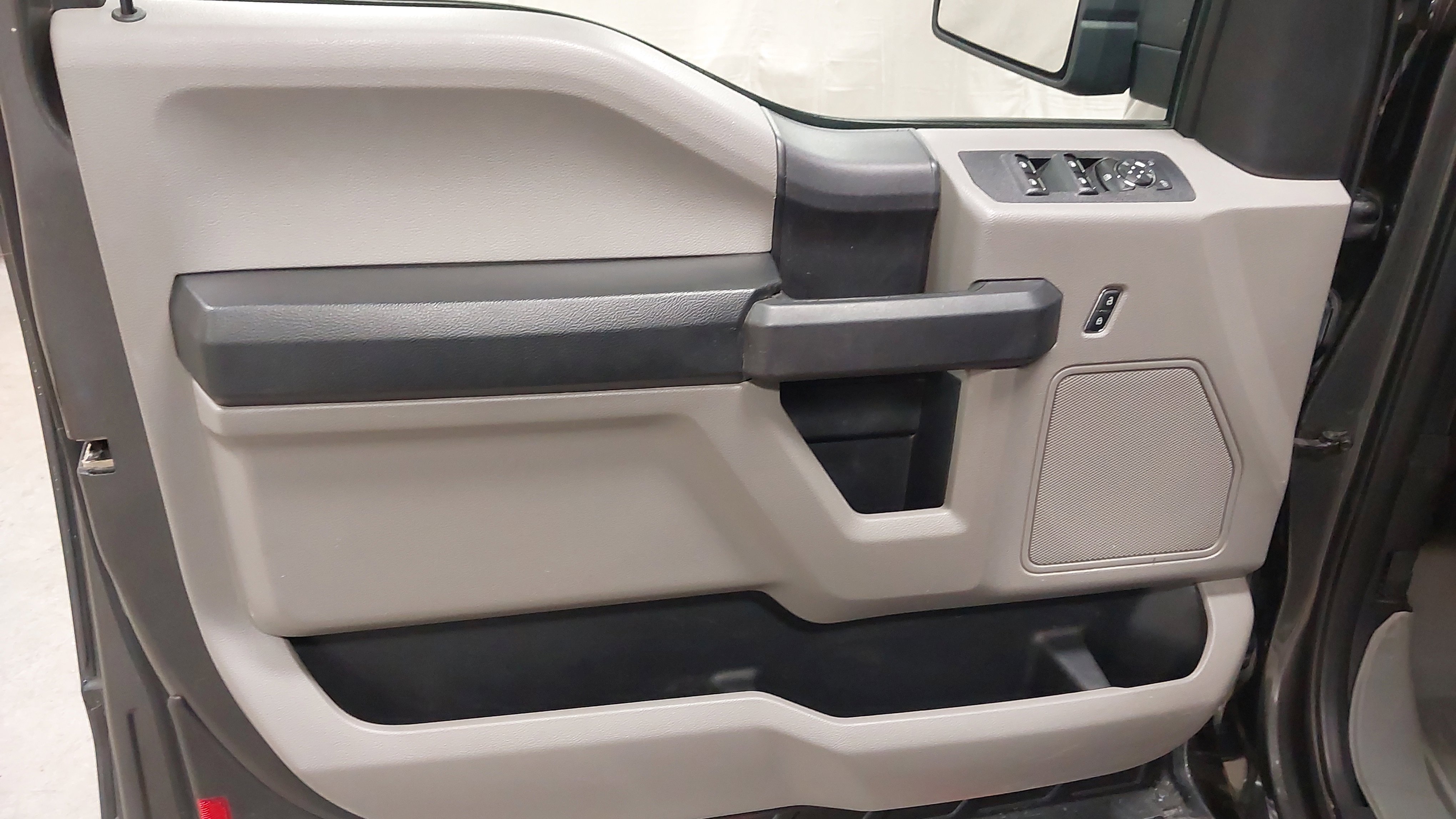 Used 2019 Ford F150 XL w/ Equipment Group 101A Mid AWD/4WD image 24