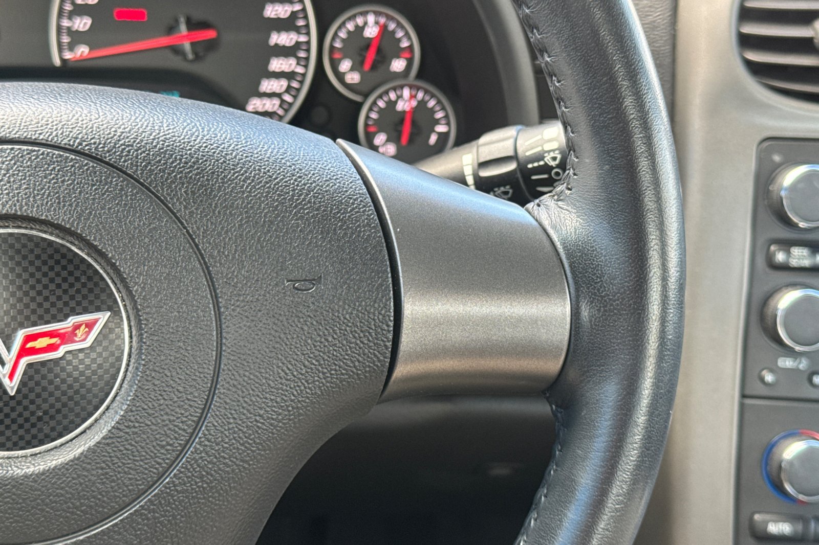 Used 2007 Chevrolet Corvette Coupe RWD image 36