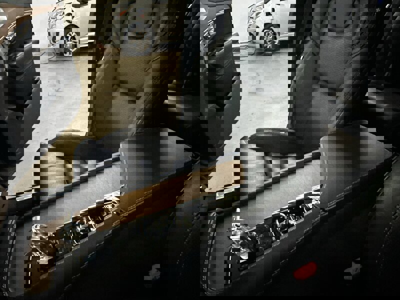 Used 2016 Volvo XC90 T8 Inscription w/ Vision Package image 37