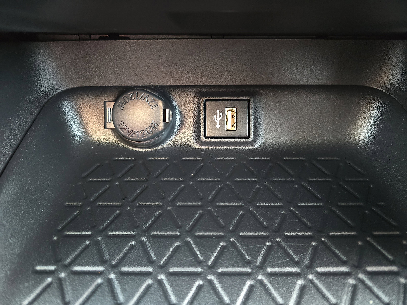 Used 2024 Toyota RAV4 AWD Hybrid image 22