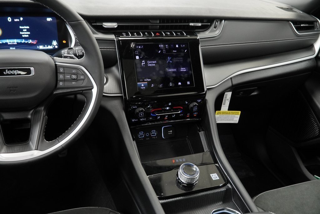 New 2025 Jeep Grand Cherokee Altitude image 20