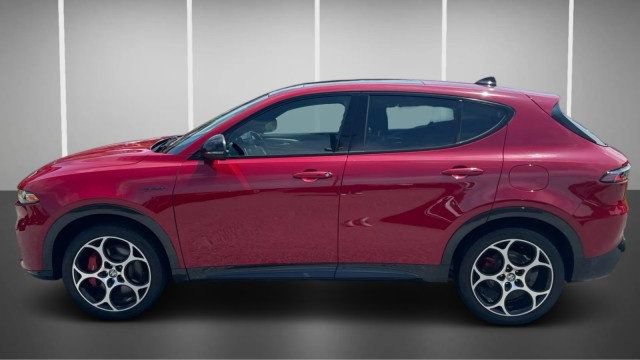 Used 2024 Alfa Romeo Tonale Veloce w/ Premium Interior Package AWD/4WD image 15
