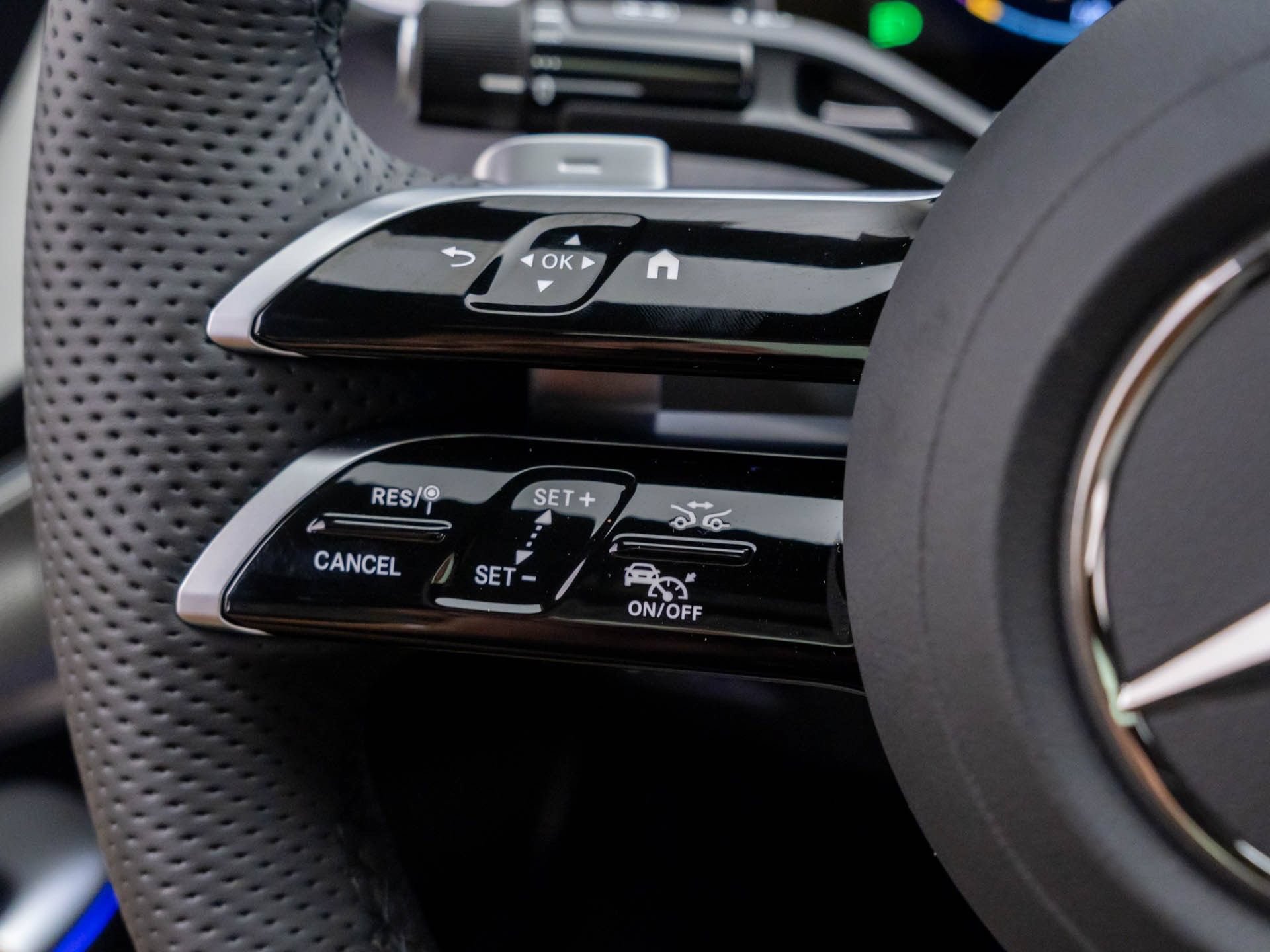 New 2026 Mercedes-Benz C 300 4MATIC Sedan image 25