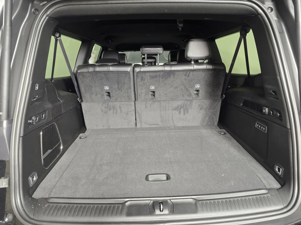 New 2025 Jeep Wagoneer L 4WD w/ HD Trailer Tow Package image 16