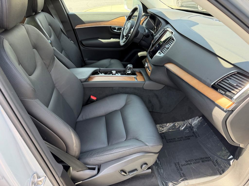 Used 2025 Volvo XC90 T8 Plus w/ Protection Package Premier AWD/4WD image 14