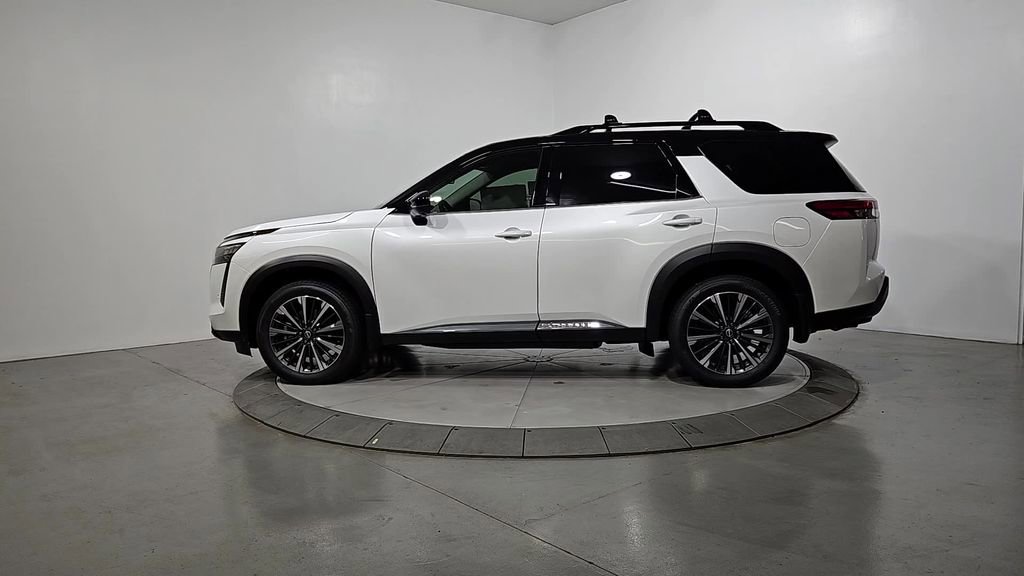 New 2026 Nissan Pathfinder Platinum AWD/4WD image 2