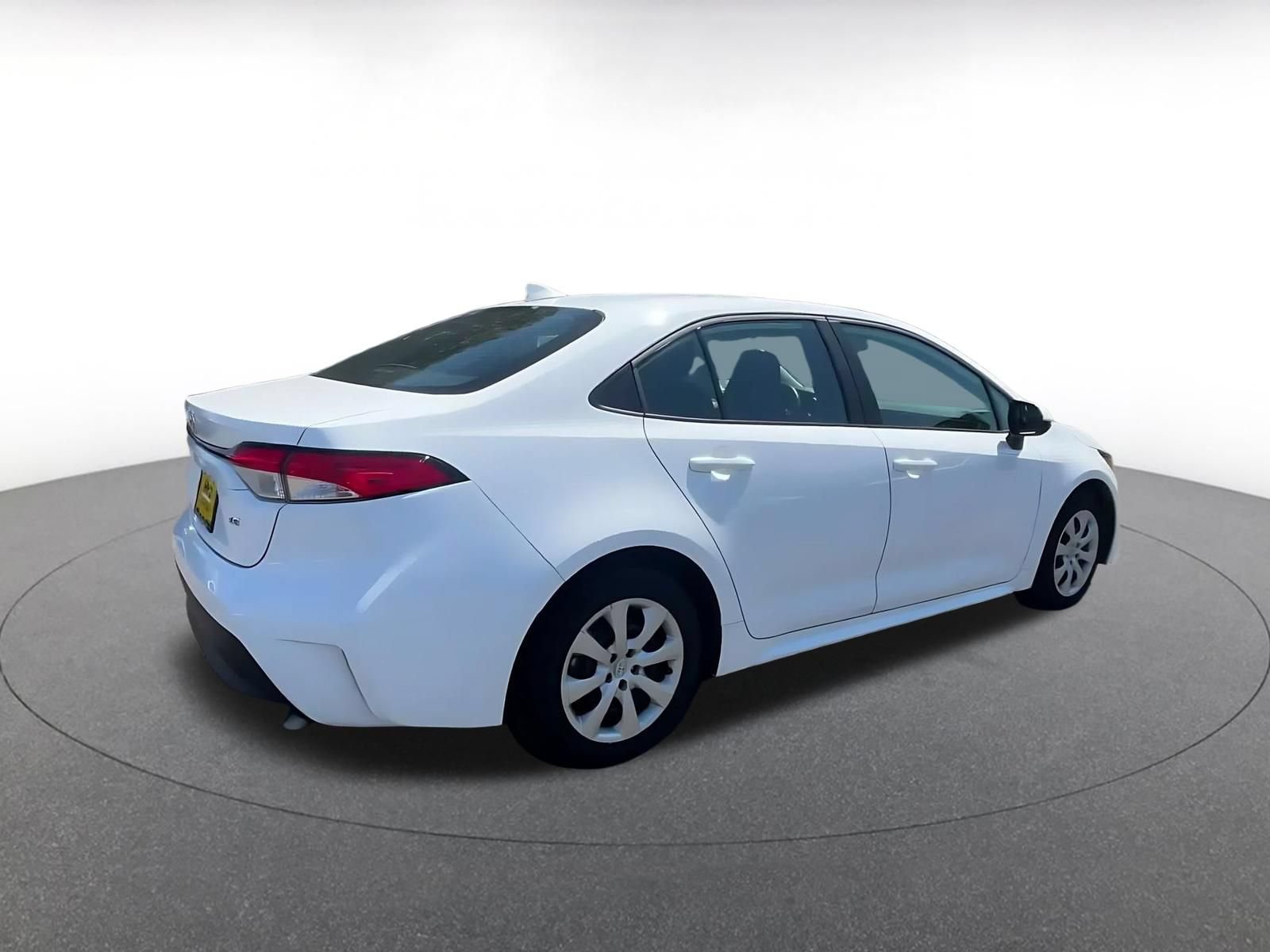 Used 2025 Toyota Corolla LE FWD image 15