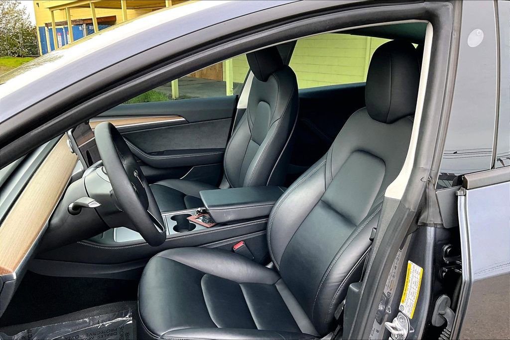 Used 2023 Tesla Model 3 Performance image 9