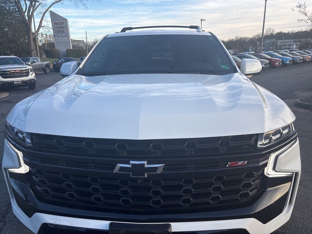 Used 2023 Chevrolet Suburban Z71 w/ Luxury Package image 3