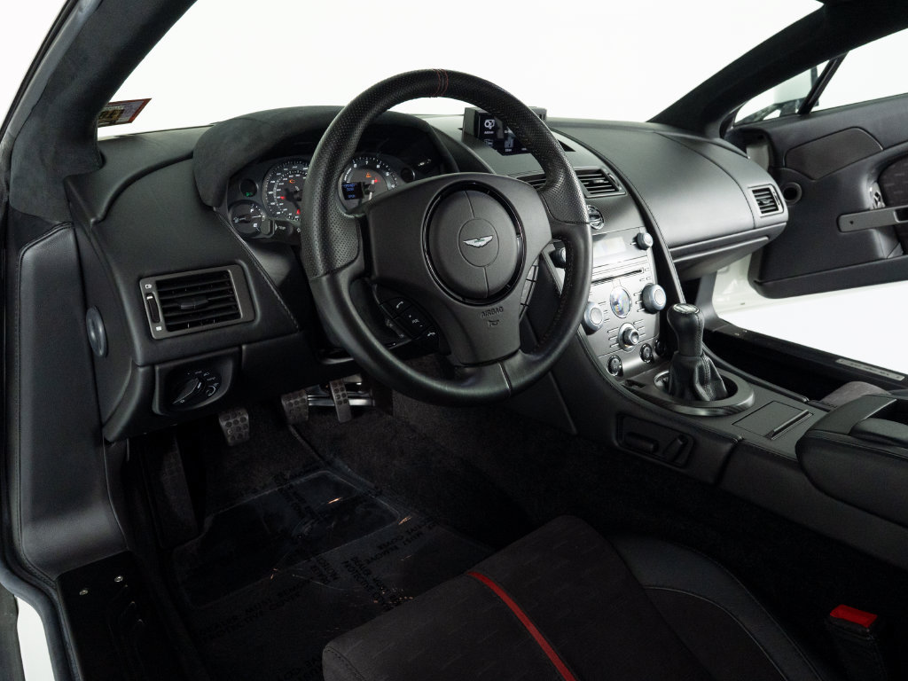 Used 2015 Aston Martin V8 Vantage GT RWD image 14