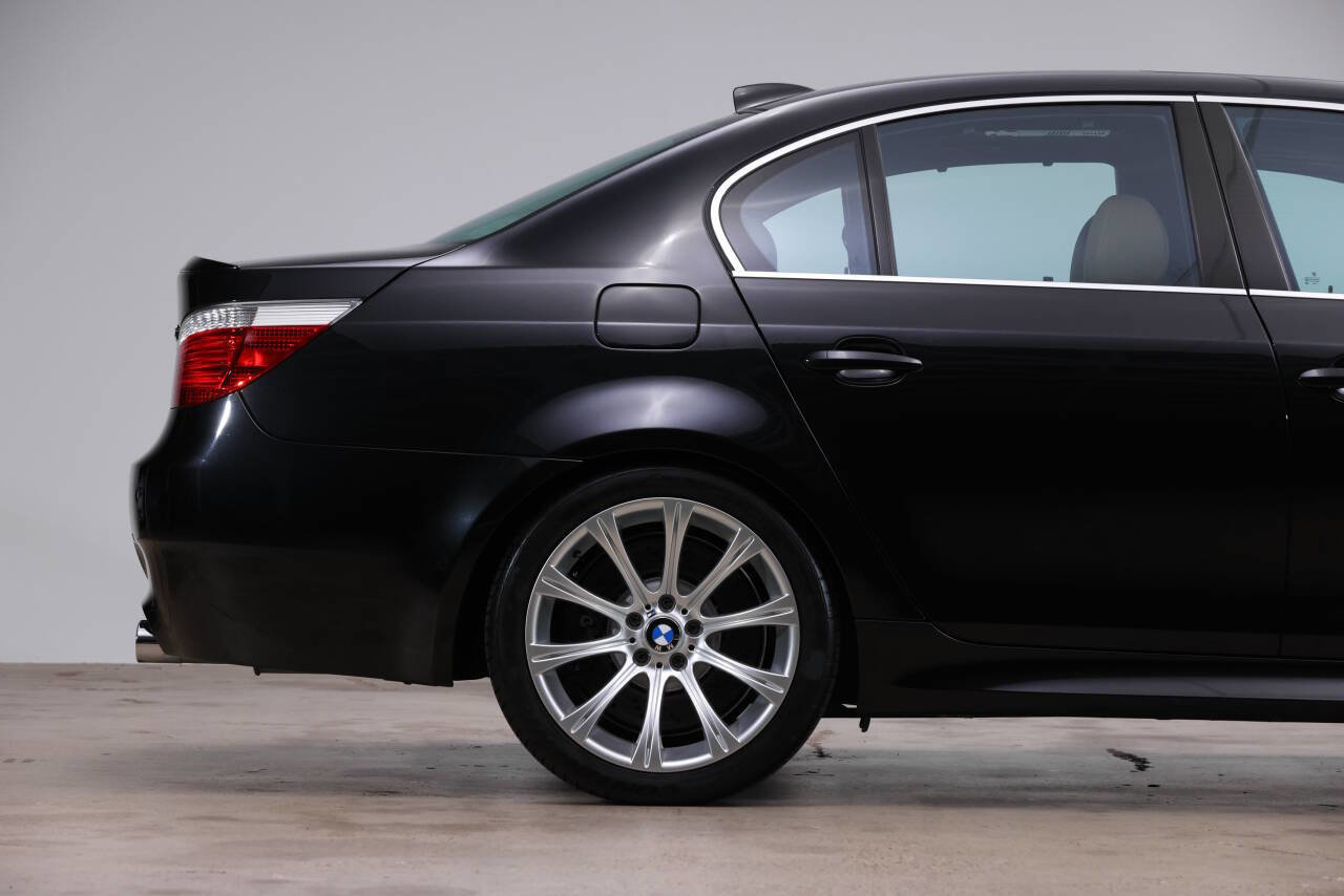 Used 2006 BMW M5 image 27