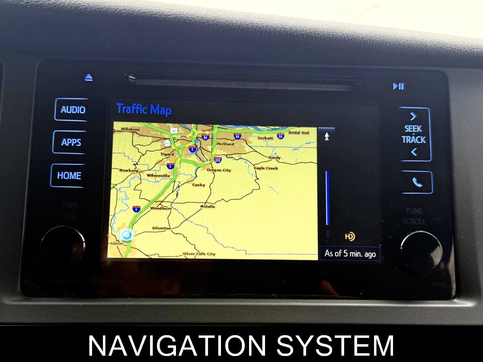 Used 2015 Toyota Sienna LE FWD image 31