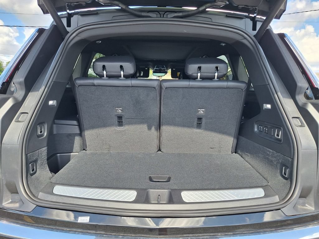 New 2027 Cadillac Vistiq Luxury w/ LPO, Floor Liner Package AWD/4WD image 26