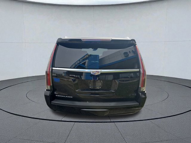 Used 2018 Cadillac Escalade ESV Premium Luxury image 4