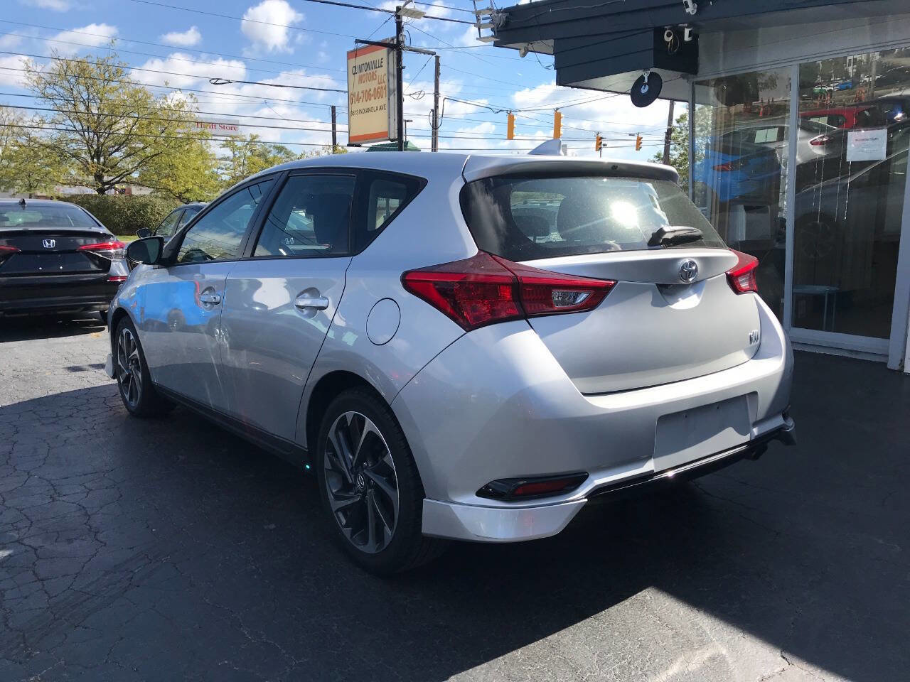 Used 2017 Toyota Corolla iM image 5