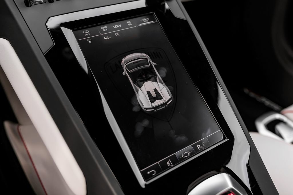 Used 2023 Lamborghini Huracan EVO image 31