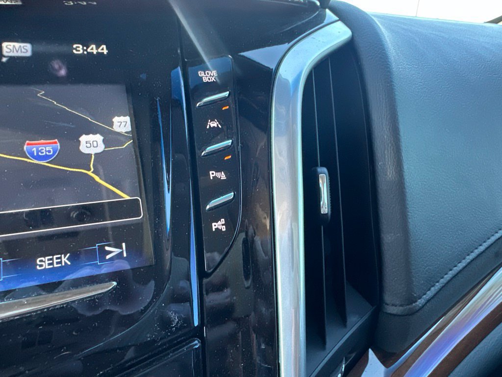 Used 2018 Cadillac Escalade ESV Luxury AWD/4WD image 19