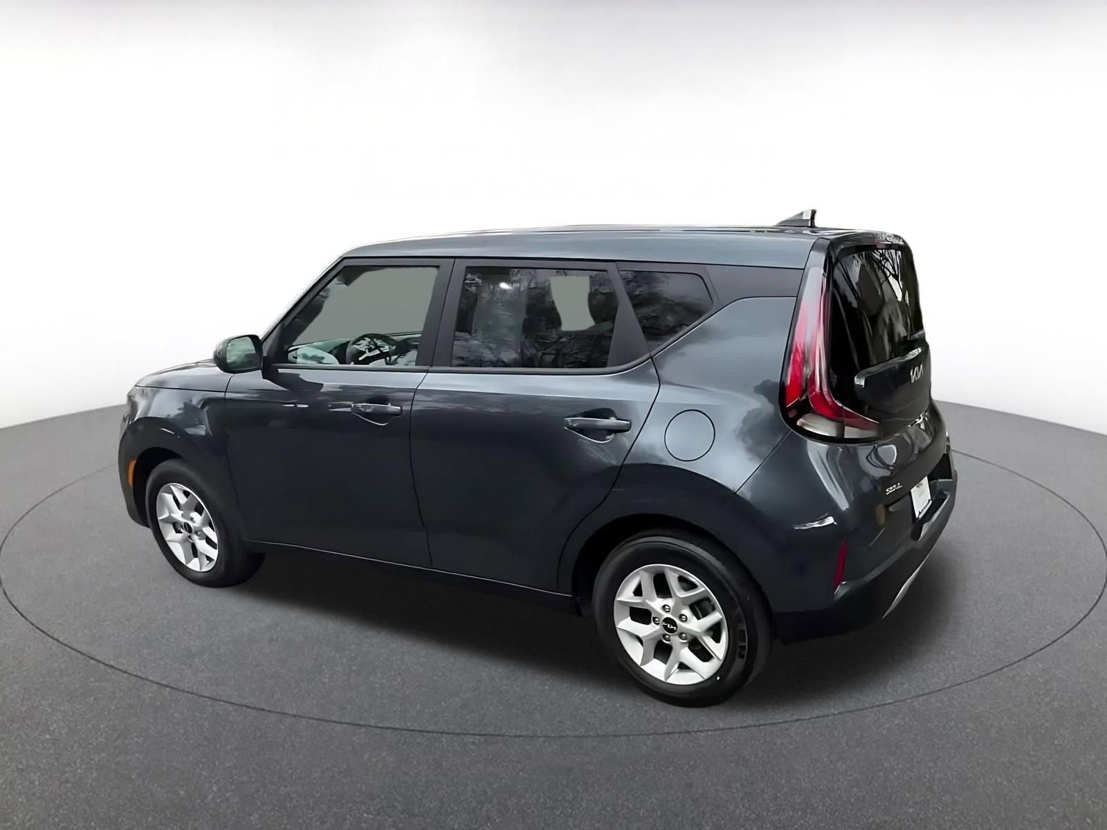 Used 2025 Kia Soul LX w/ LX Technology Package image 10