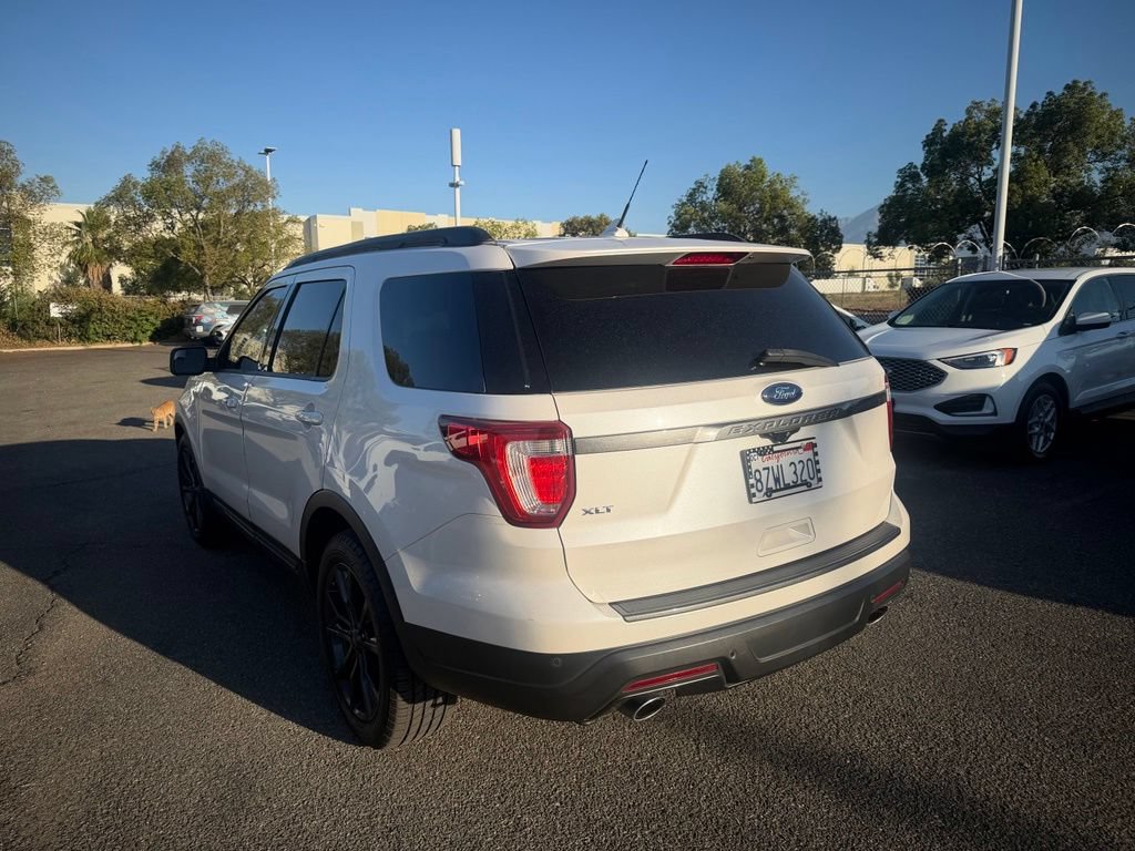 Used 2018 Ford Explorer XLT w/ Equipment Group 202A FWD image 5