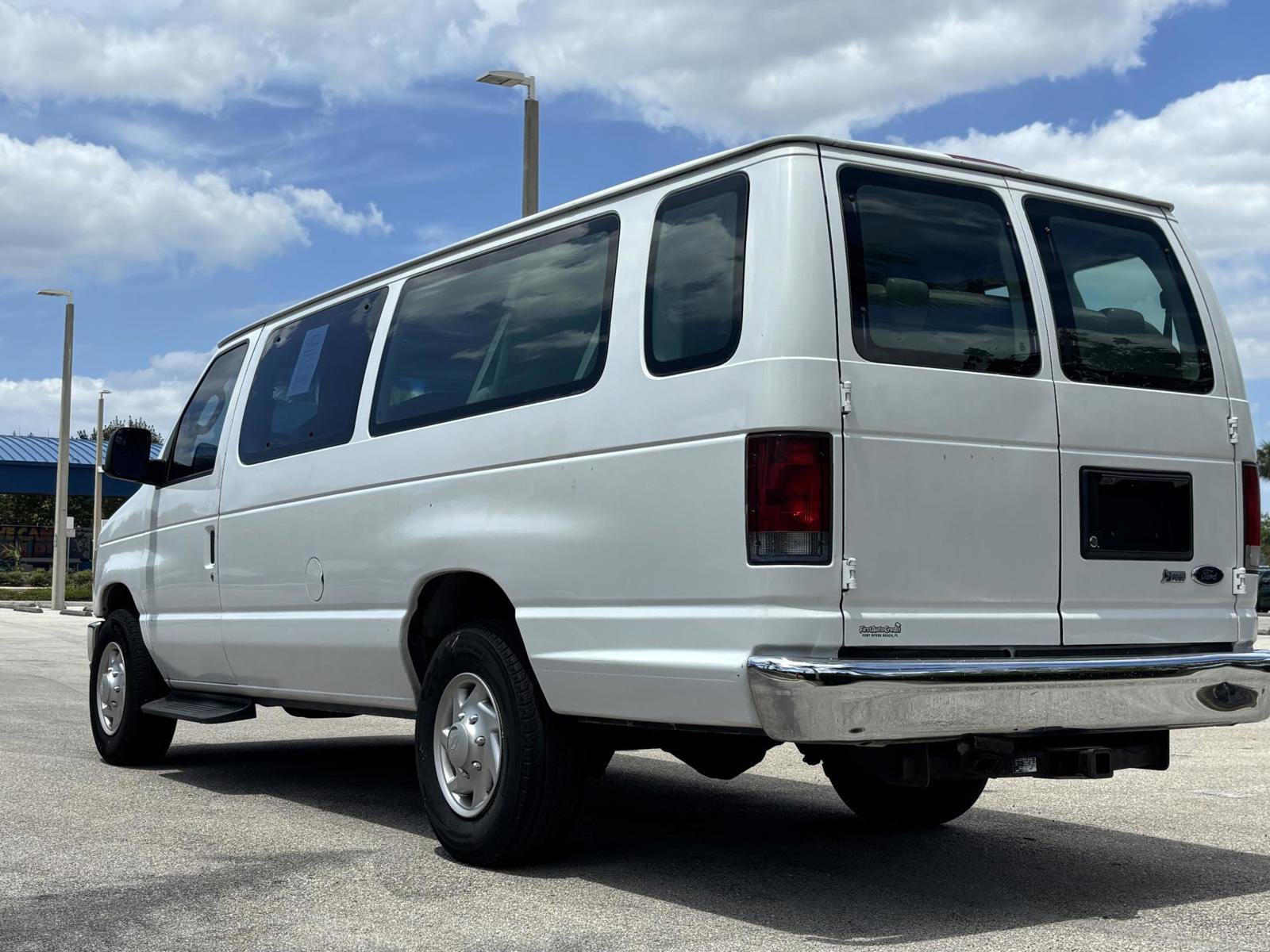 Used 2010 Ford E-350 and Econoline 350 XL image 6