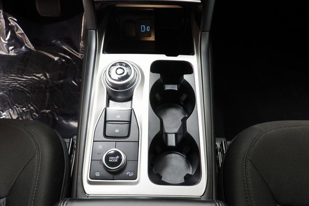 Used 2024 Ford Explorer XLT image 13