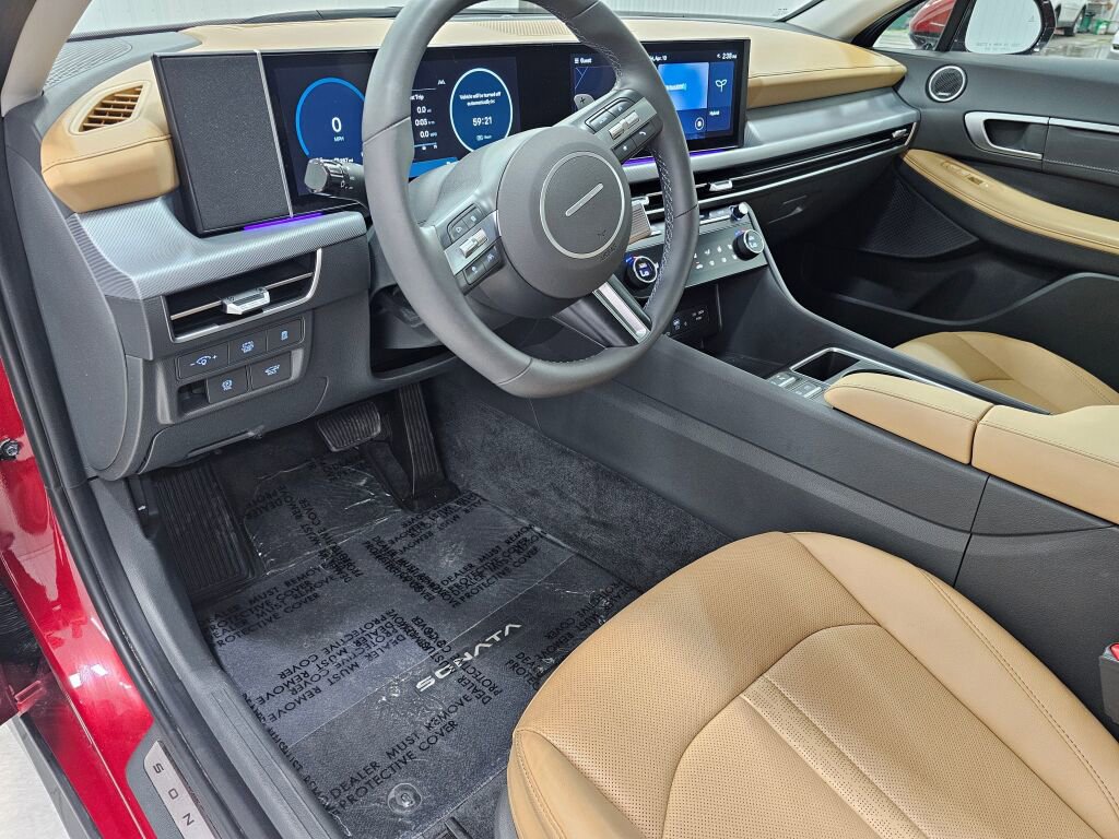 Used 2025 Hyundai Sonata Limited FWD image 33