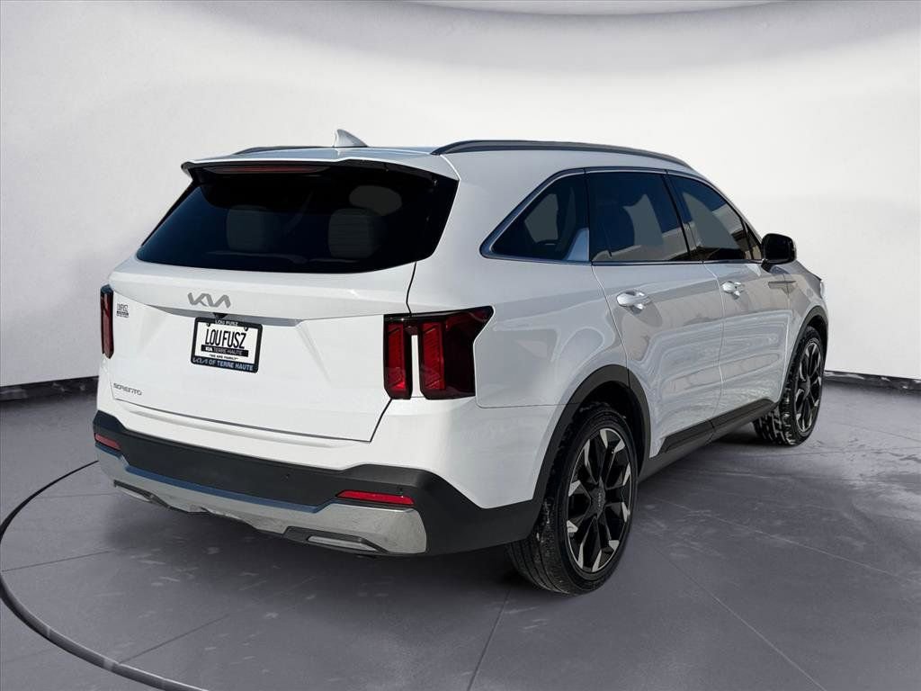 Used 2024 Kia Sorento EX w/ Panoramic Sunroof Package image 6