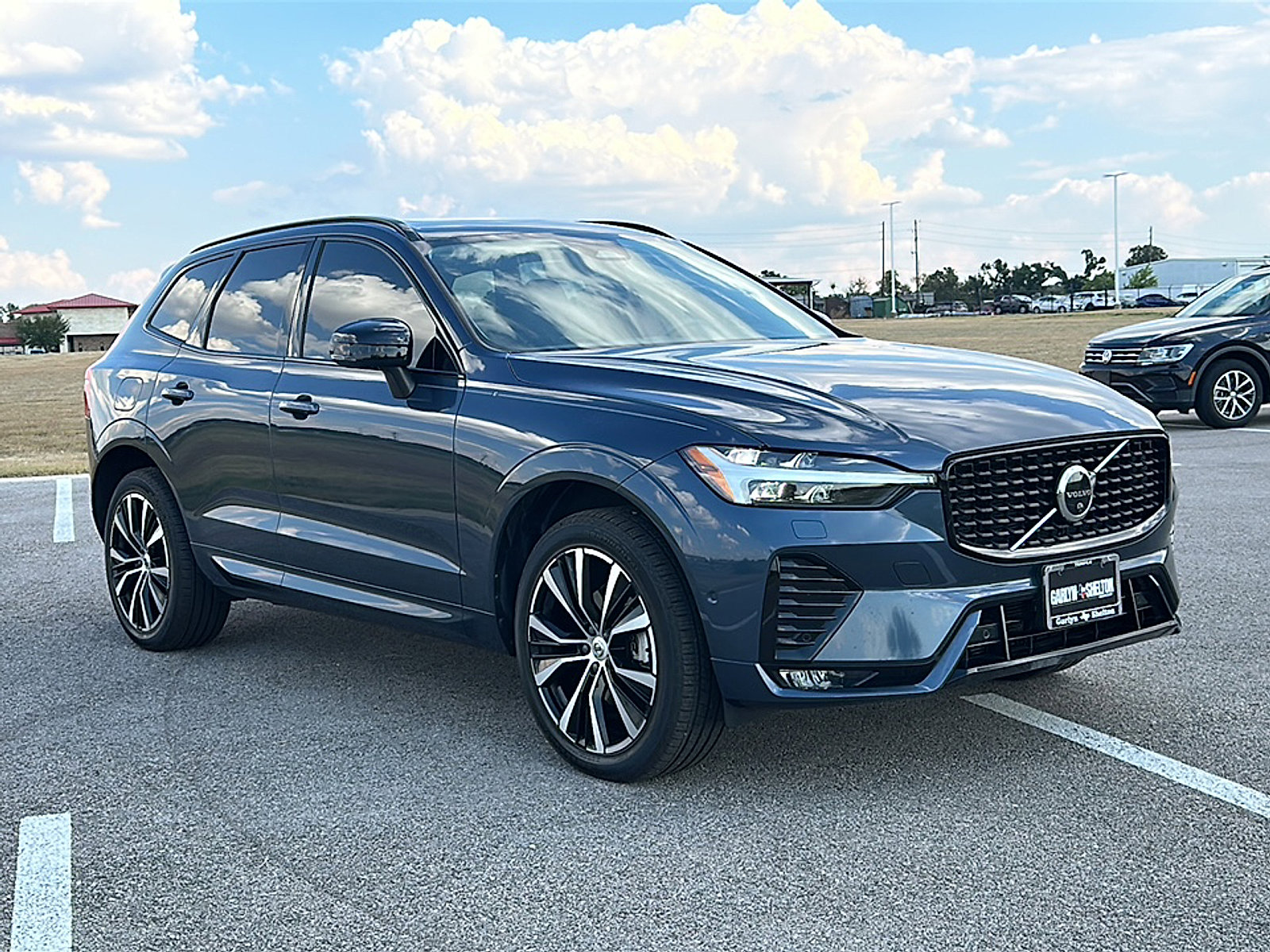 Used 2023 Volvo XC60 B5 Plus w/ Climate Package image 10