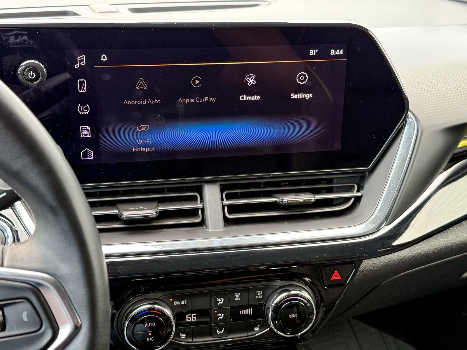 Certified 2024 Chevrolet Trax ACTIV w/ Sunroof Package image 21