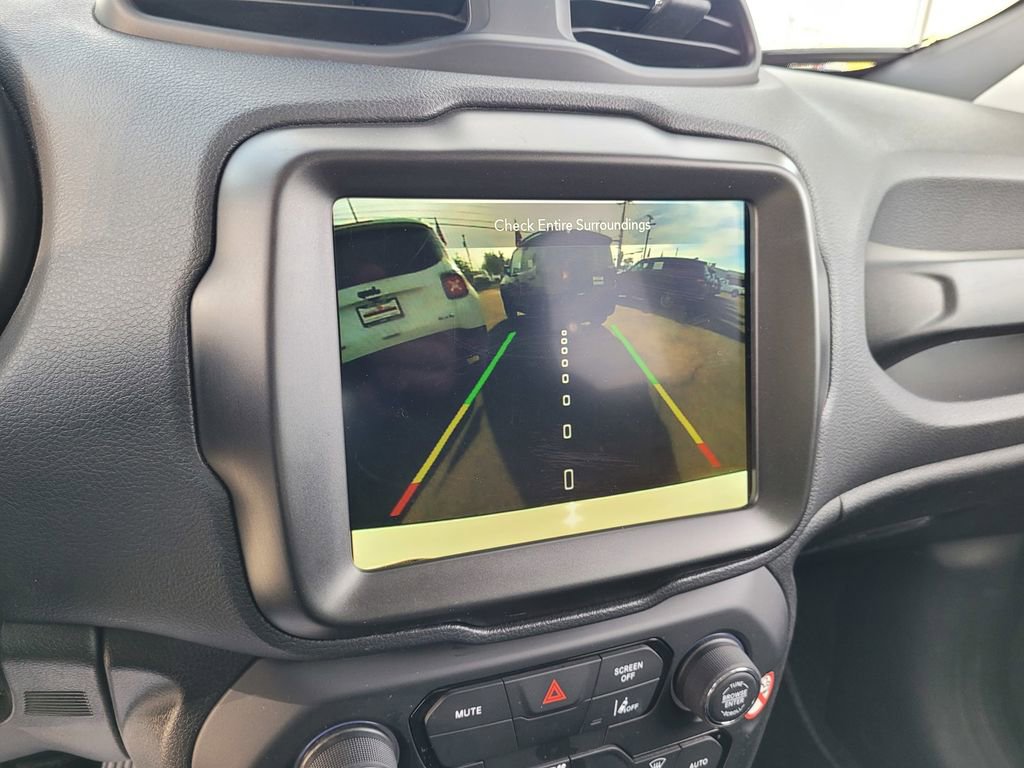 Used 2023 Jeep Renegade Latitude AWD/4WD image 17