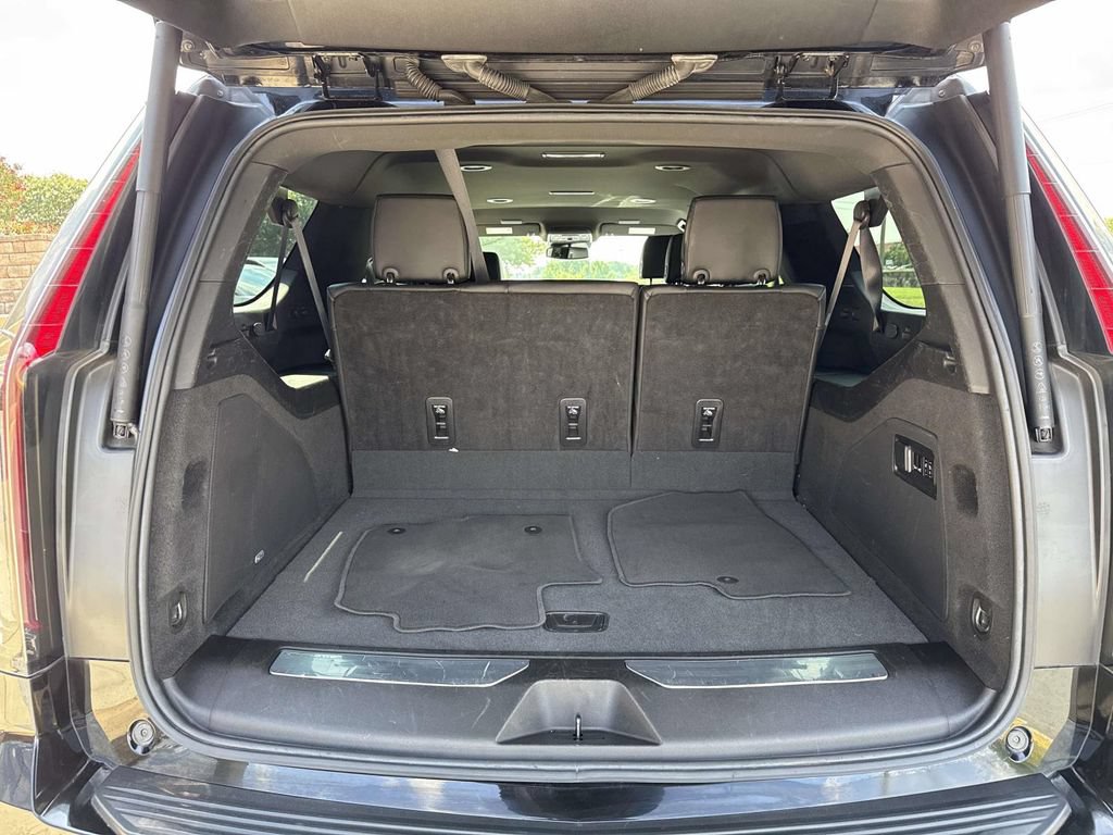 Used 2023 Cadillac Escalade ESV Luxury AWD/4WD image 25