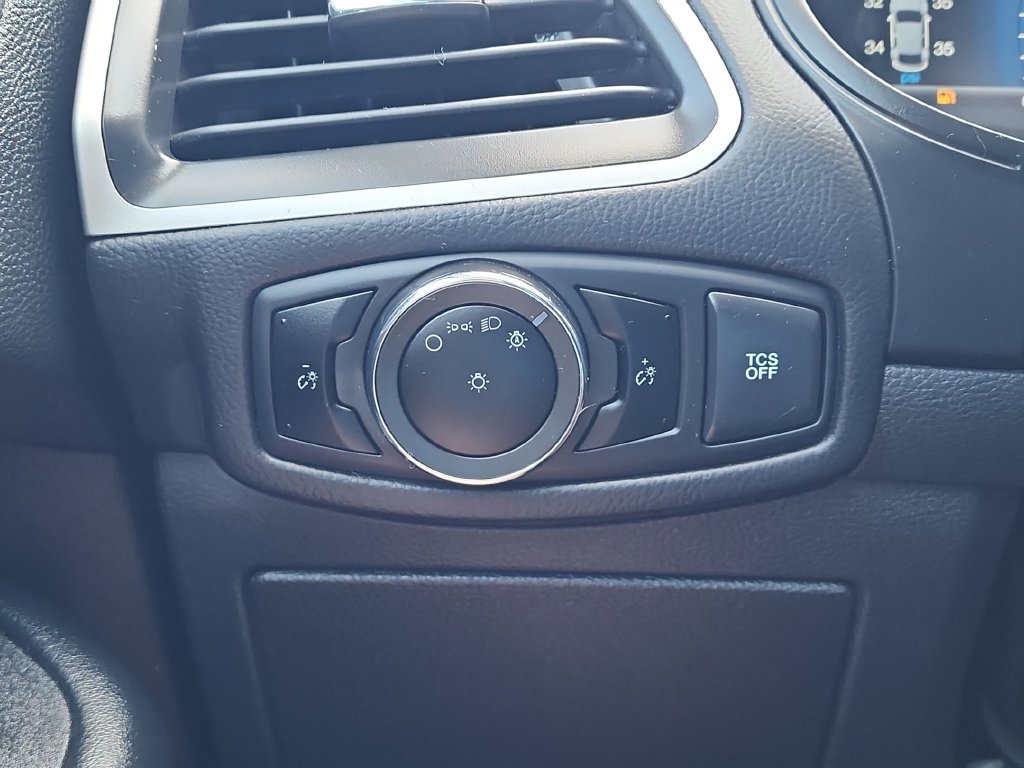 Used 2024 Ford Edge SEL AWD/4WD image 25