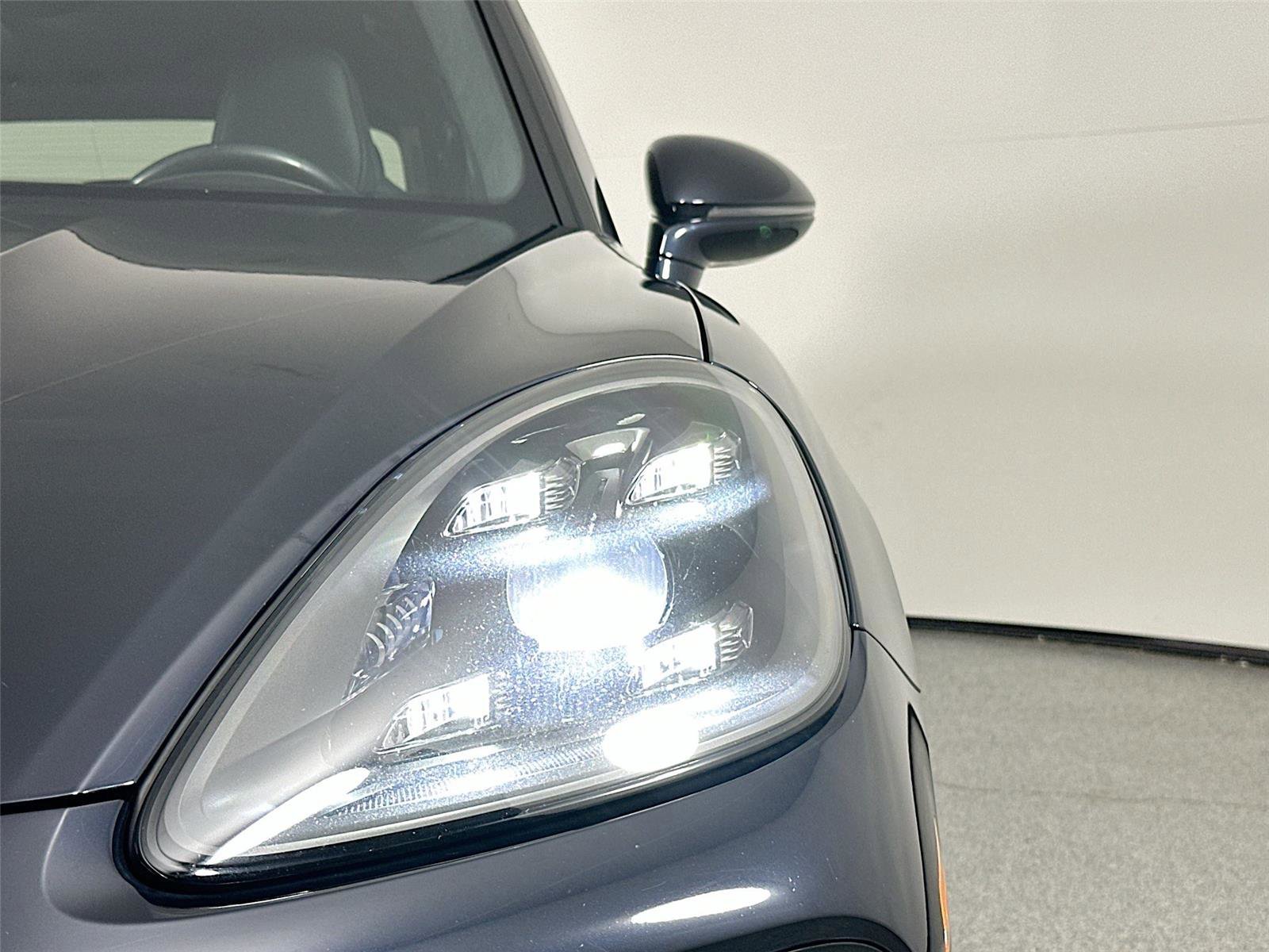 Certified 2022 Porsche Cayenne Turbo AWD/4WD image 15