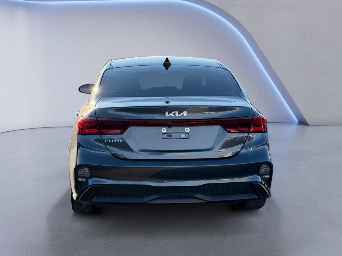 Used 2023 Kia Forte LXS FWD image 4