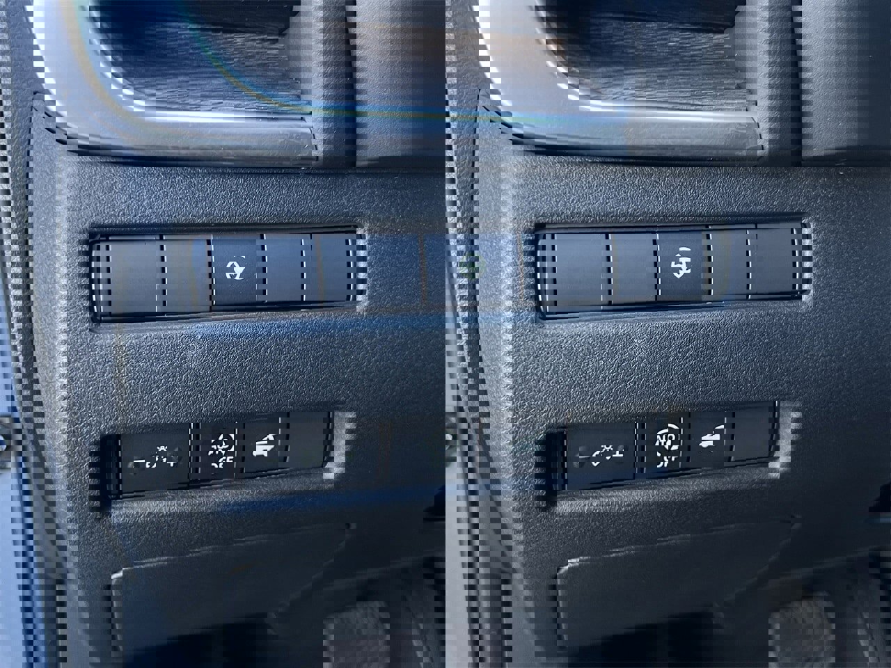 Certified 2025 Nissan Rogue Platinum image 14