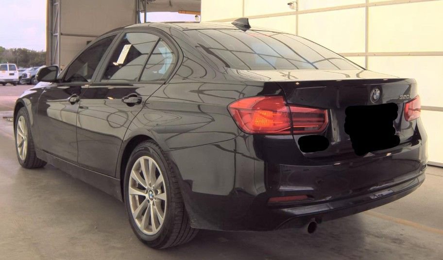 Used 2018 BMW 320i Sedan w/ Convenience Package image 5