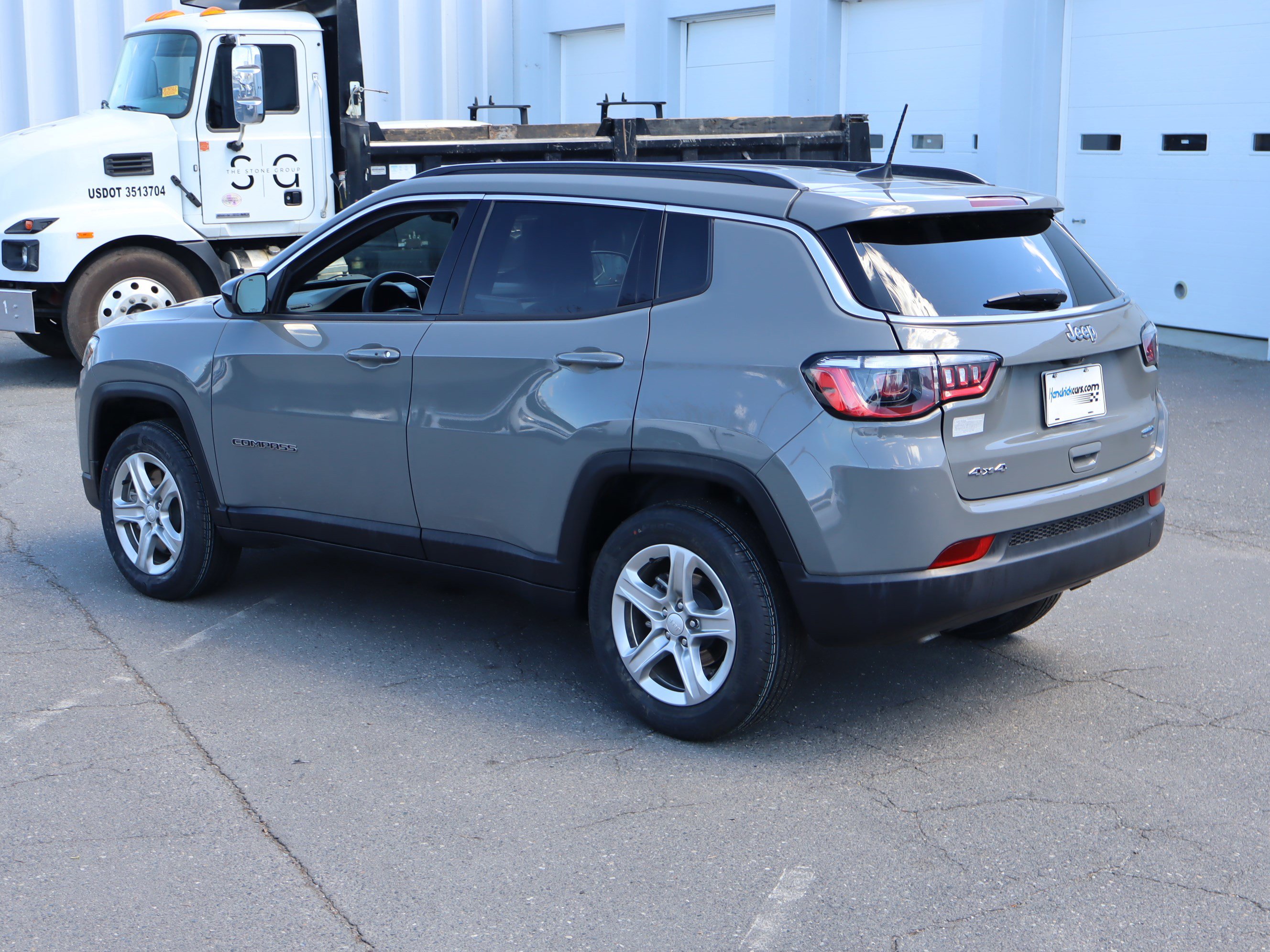 Used 2024 Jeep Compass Latitude image 8