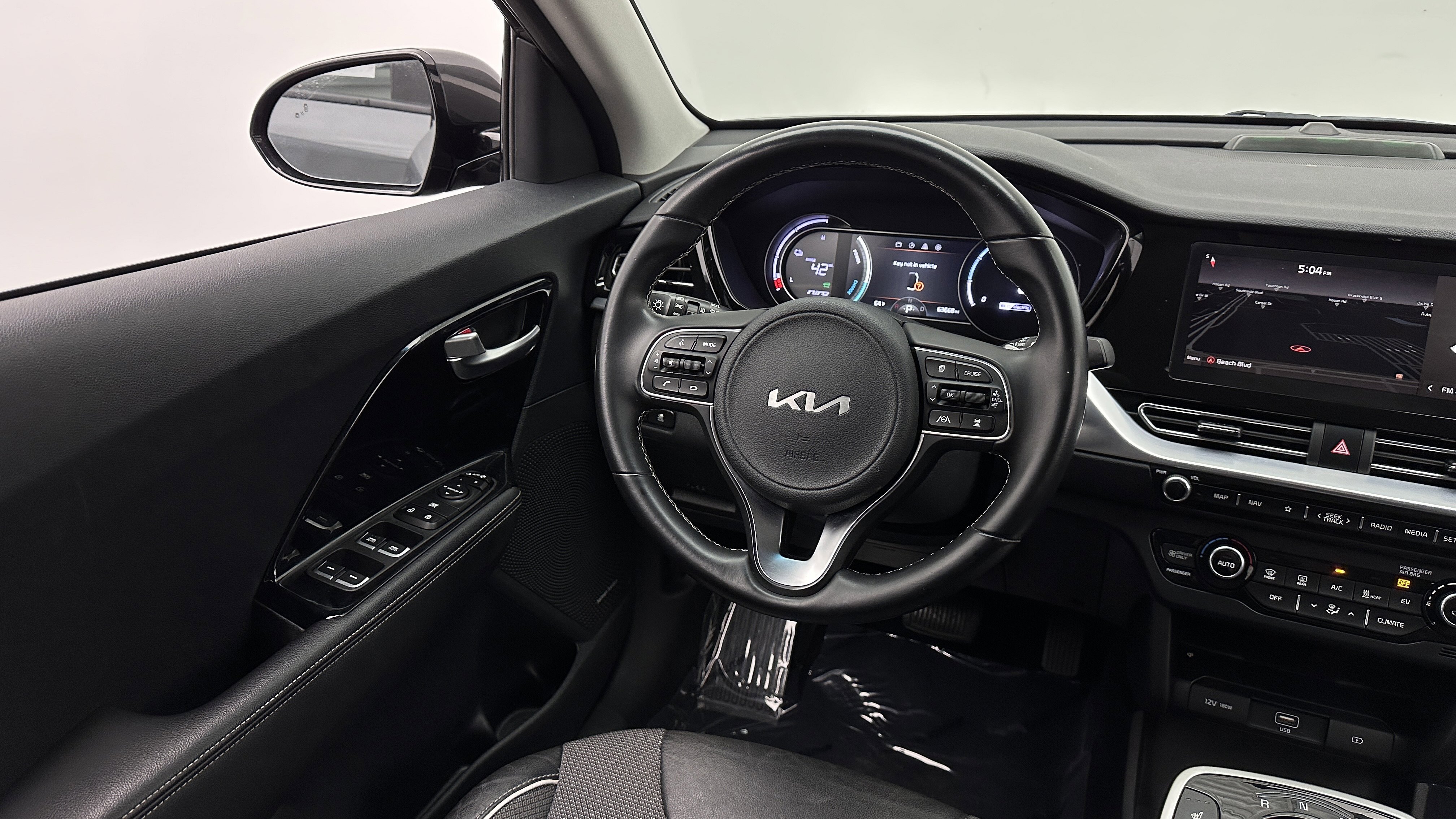 Used 2022 Kia Niro EX FWD image 27