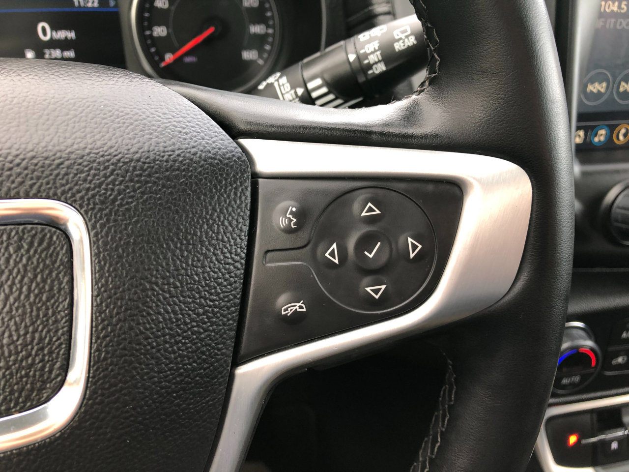 Used 2024 GMC Terrain SLT image 14