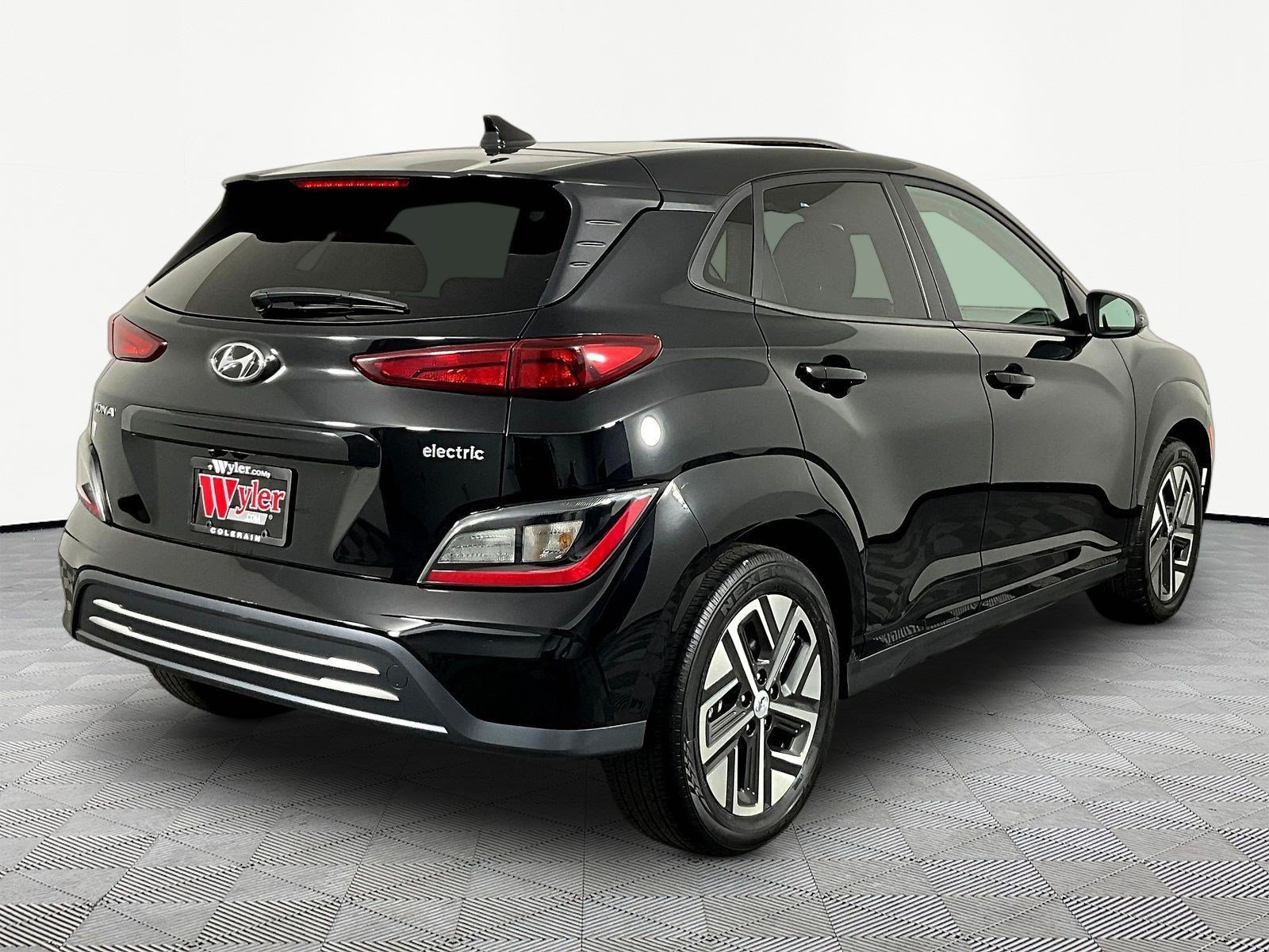 Used 2023 Hyundai Kona SEL FWD image 6