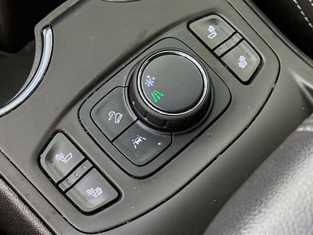 Used 2023 GMC Terrain SLE w/ Driver Convenience Package image 22