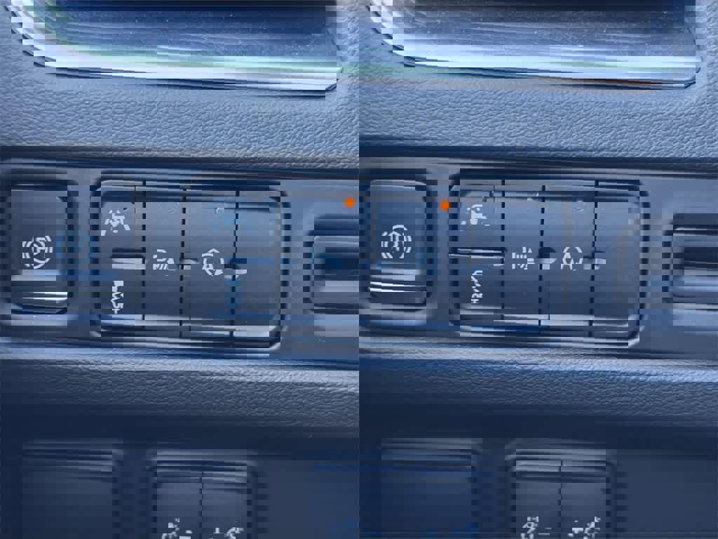 Used 2023 Chevrolet Suburban Premier image 23