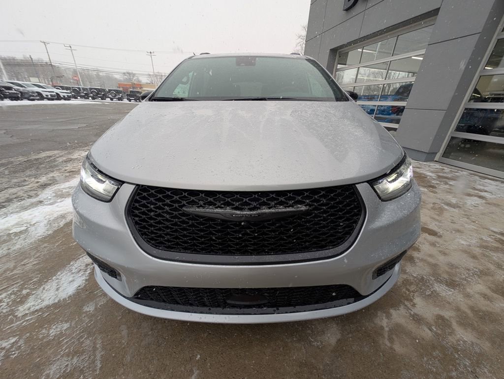 New 2026 Chrysler Pacifica Select w/ S Appearance Package image 10