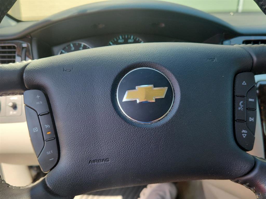 Used 2013 Chevrolet Impala LTZ FWD image 18