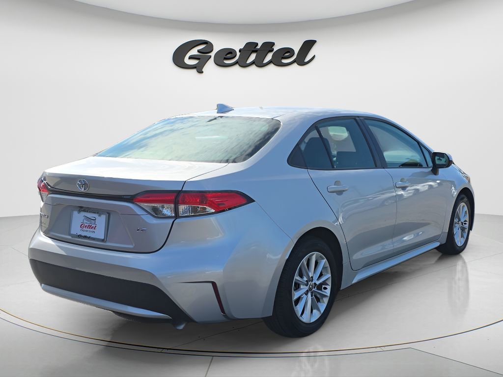 Used 2021 Toyota Corolla LE w/ LE Convenience Package FWD image 5